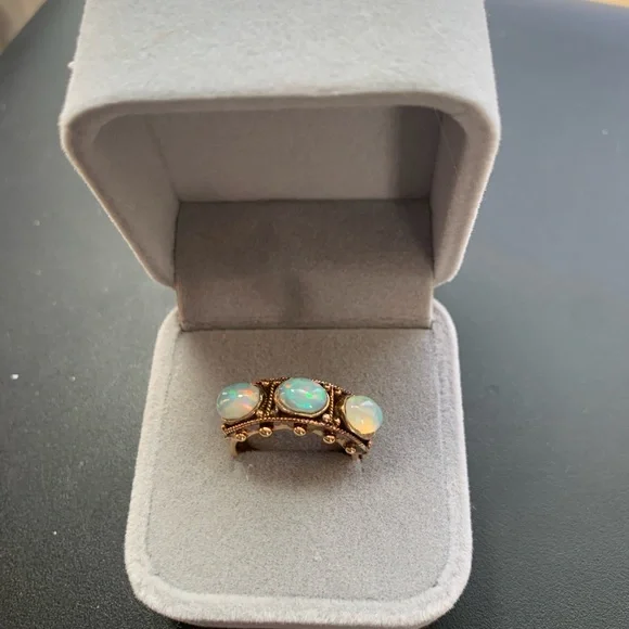 Triple Opal ring Vintage set in solid 14k - Picture 1 of 6